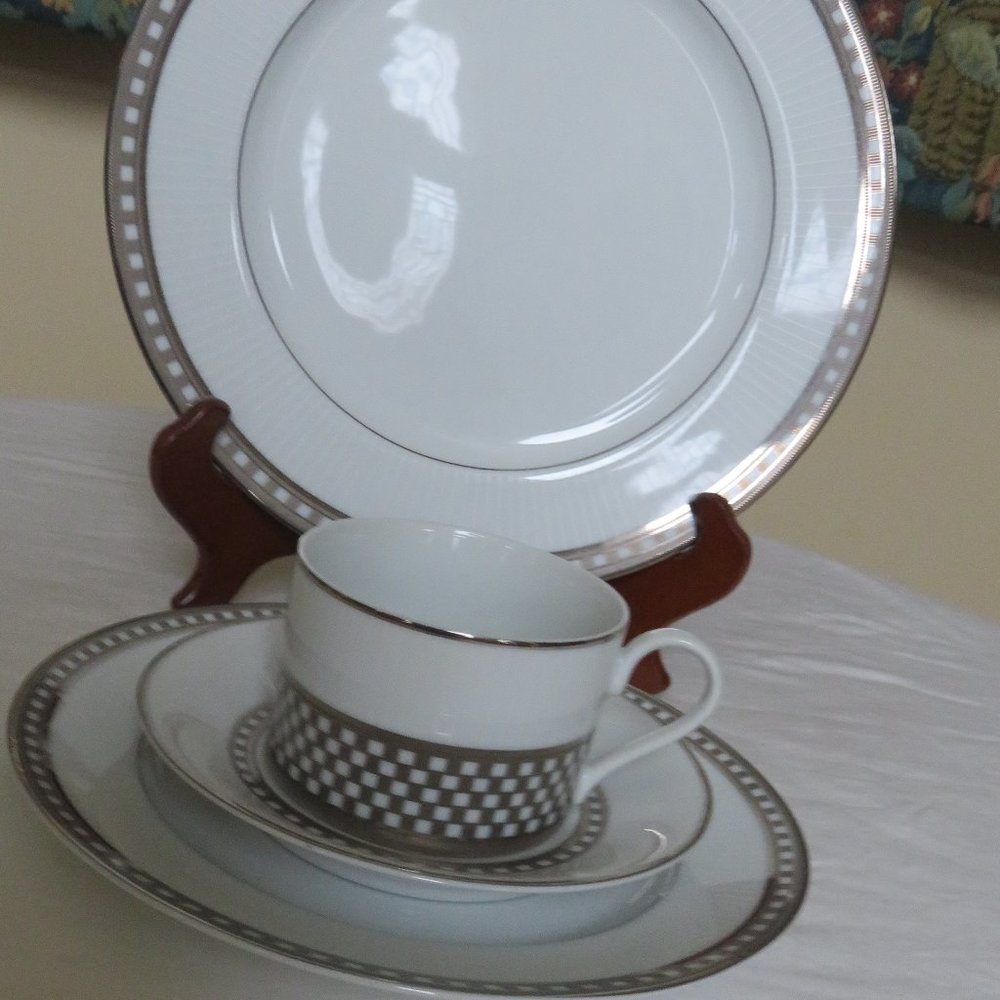 Mikasa Fine china ( starter set )